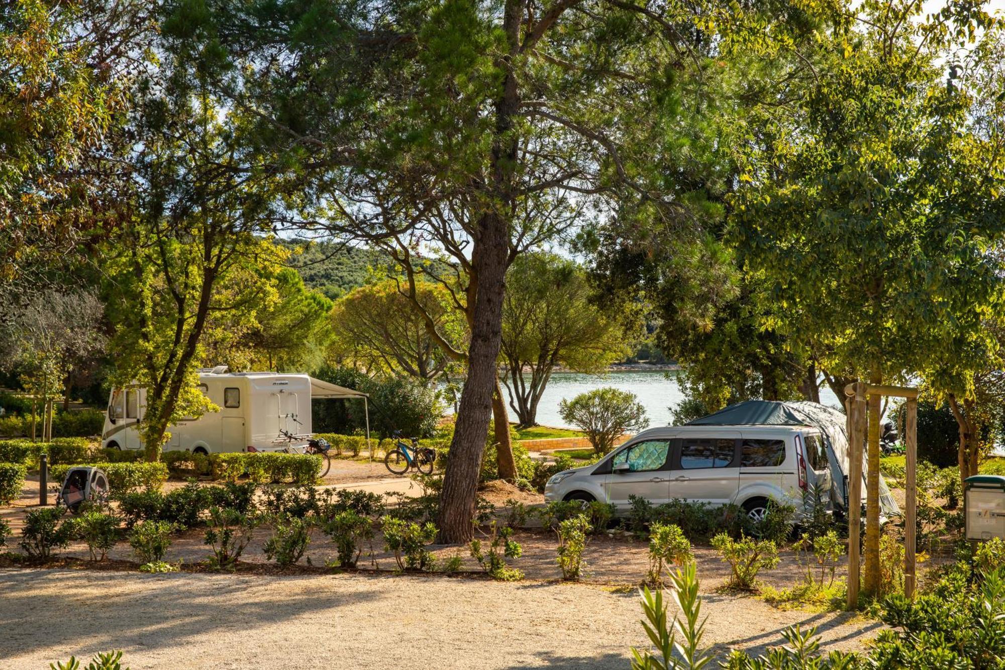 Maistra Camping Vestar Pitches Ровінь Екстер'єр фото